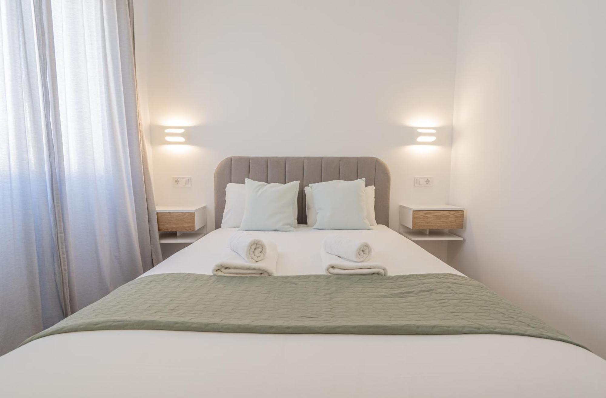 Stay U-Nique Apartments Alferez مالقة المظهر الخارجي الصورة